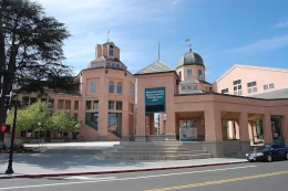 City-Specific Resources: Mountain View, California 1 Mountain View City Hall and Performing Arts Center. Image credit: Wikipedia, CC BY-SA 4.0